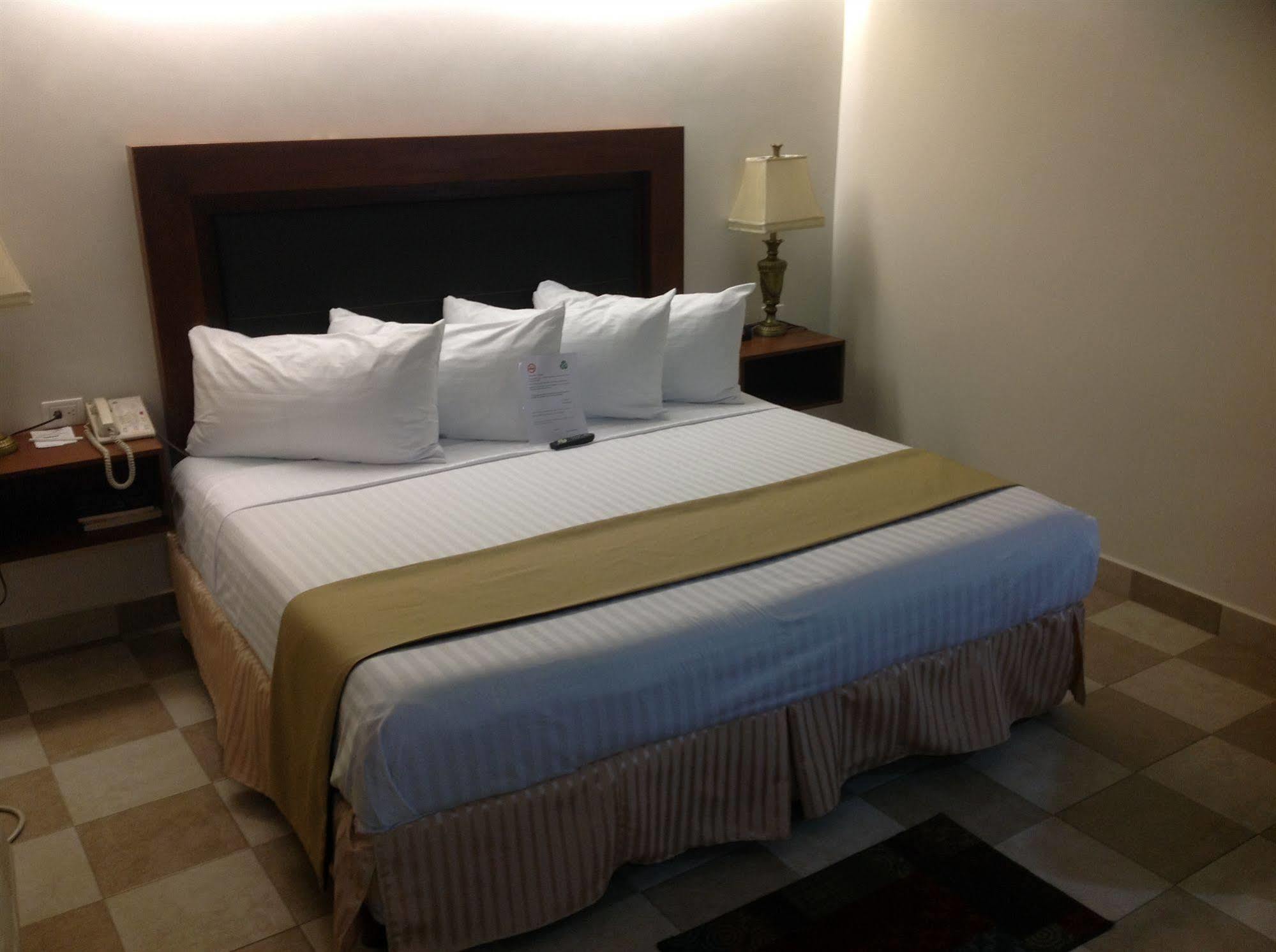 Best Western Hotel Plaza Matamoros Eksteriør billede